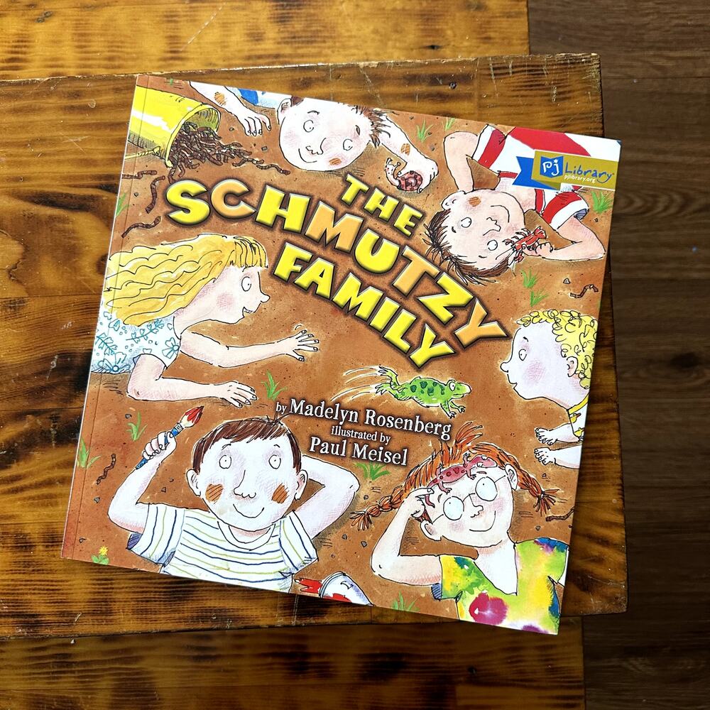 PJ Library The Schmutzy Family Shabbat Jewish Paperback Book